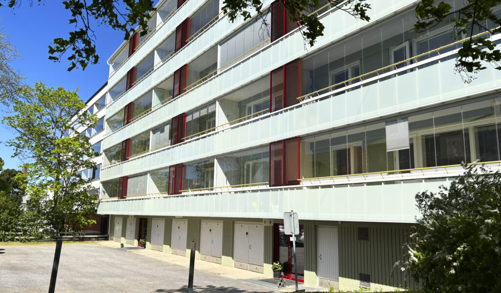 Jiiri Rakennuttajat referenssi kerrostalon julkisivusaneeraus projektinjohto Koulukatu 13, Vaasa
