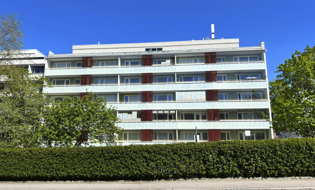 Jiiri Rakennuttajat referenssi kerrostalon julkisivusaneeraus projektinjohto Koulukatu 13, Vaasa
