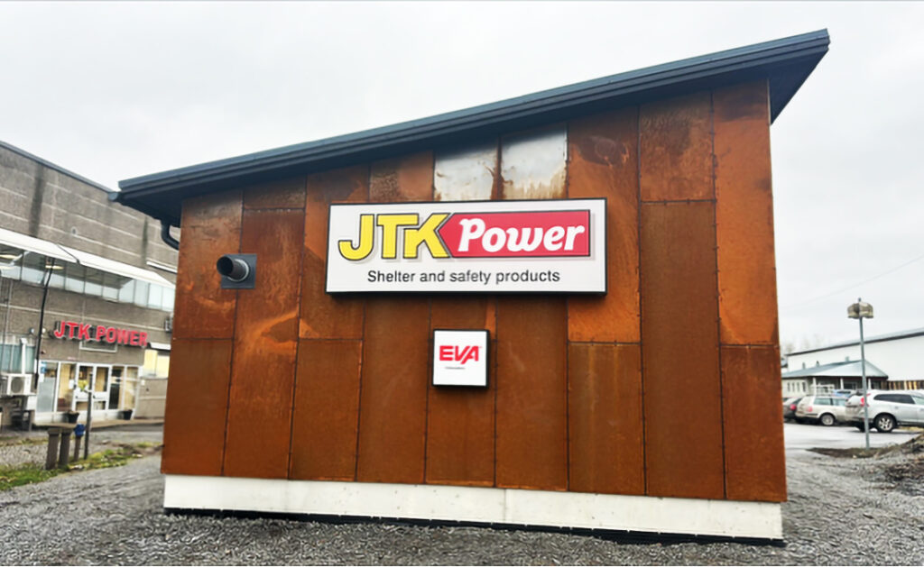 Projektinjohto ja teollisuusrakentaminen Pohjanmaalla JTK Powerin tehtaalla. Jiiri Rakennuttajat vastasi projektinjohtamisesta, ja kokonaisuus toteutui budjetissa sekä aikataulussa.